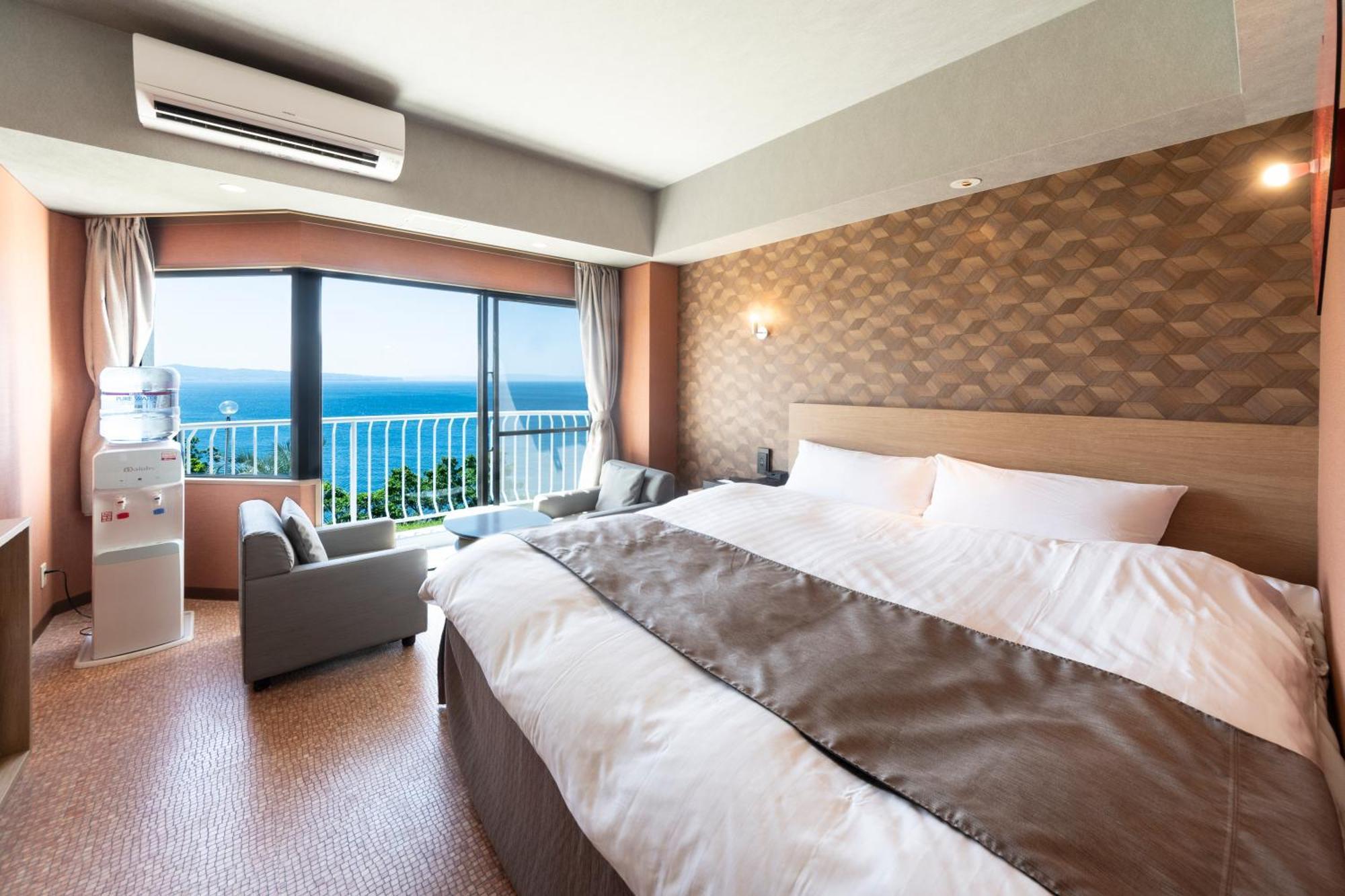 Nagasaki Chapel Coconuts Hotel ＆Resort Isahaya Bagian luar foto